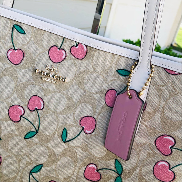 Last one New 🎀 Coach City Tote In Signature Canvas With Pink Cherry Print - Picture 2 of 9